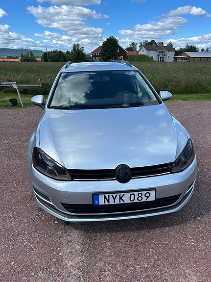 Volkswagen Golf VII 2 of 6