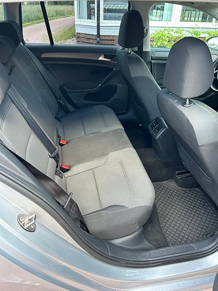 Volkswagen Golf VII 5 of 6