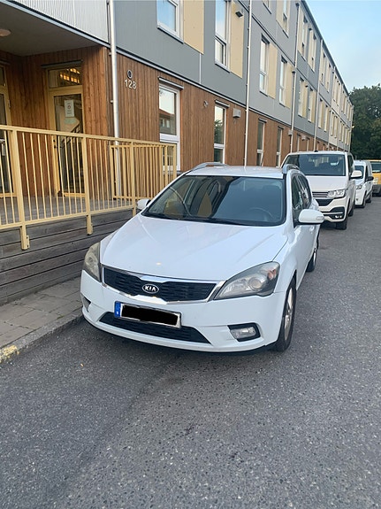 Kia Ceed 3 of 6