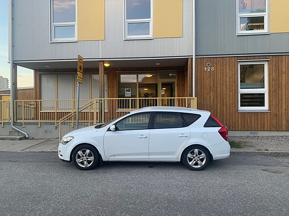 Kia Ceed 4 of 6