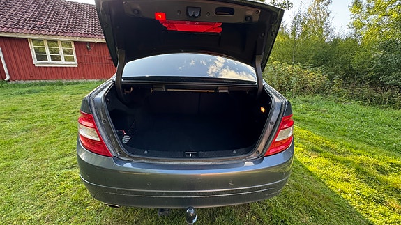 Mercedes-Benz C220 15 of 16