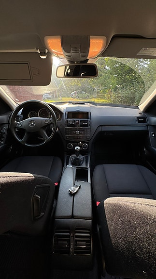 Mercedes-Benz C220 16 of 16