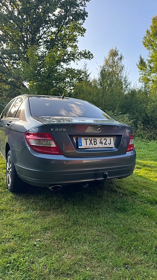 Mercedes-Benz C220 8 of 16