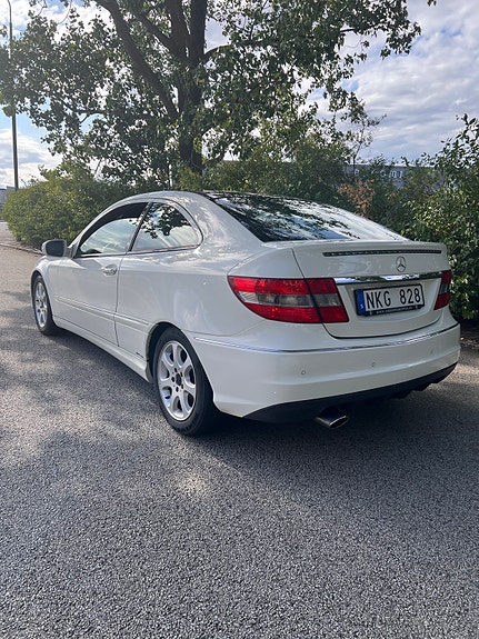 Mercedes-Benz CLC180 3 of 5