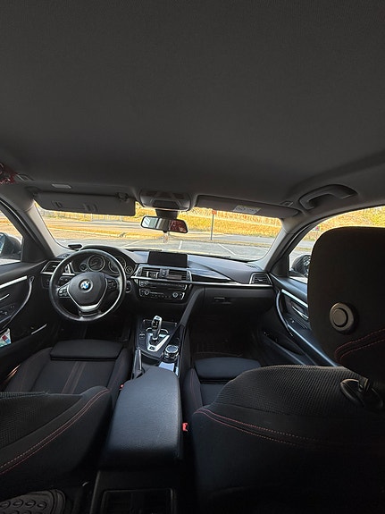 BMW 330e 7 of 10