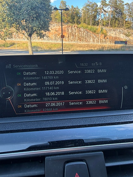 BMW 330e 9 of 10