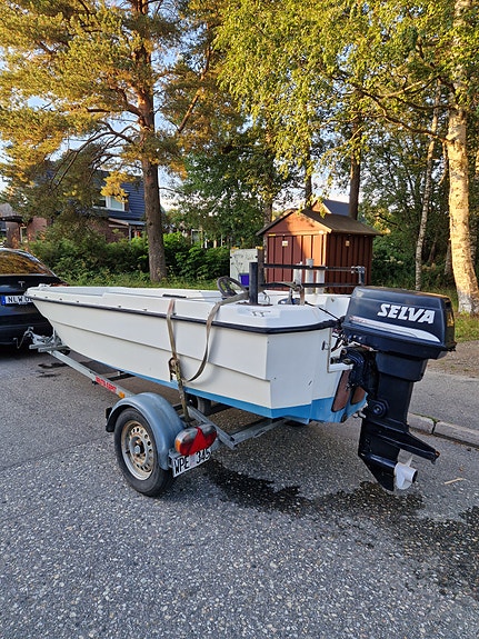 Båt 4.2m med Selva 35 hk + 80-trailer 2 of 3