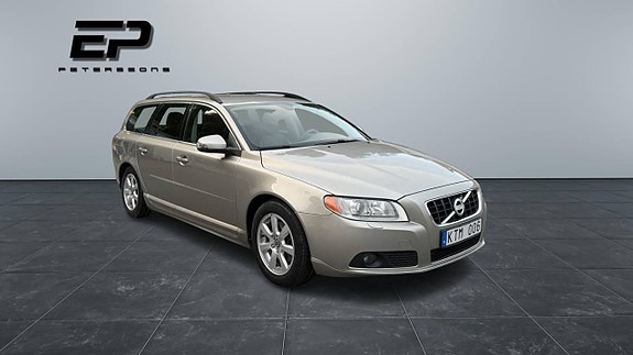 Volvo V70 2 of 9
