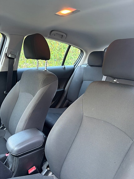Chevrolet Cruze 4 of 6