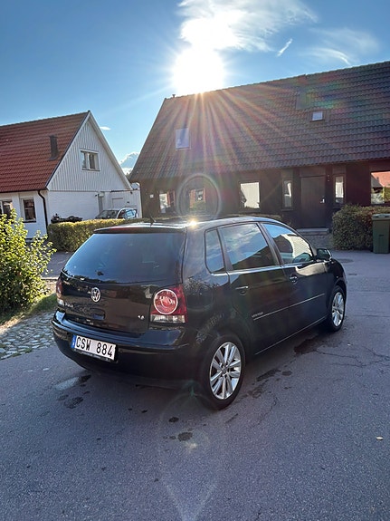 Volkswagen Polo 2 of 4