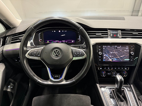 Volkswagen Passat 15 of 21