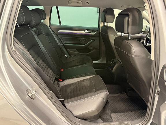 Volkswagen Passat 12 of 21