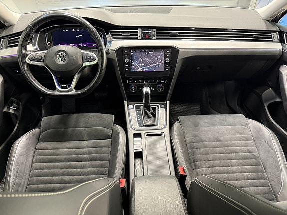 Volkswagen Passat 14 of 21