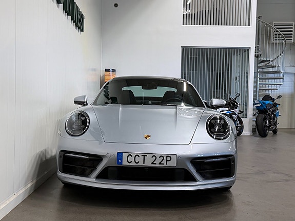 Porsche 911 Carrera 4S 16 of 16