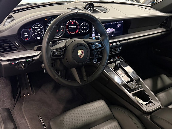 Porsche 911 Carrera 4S 5 of 16