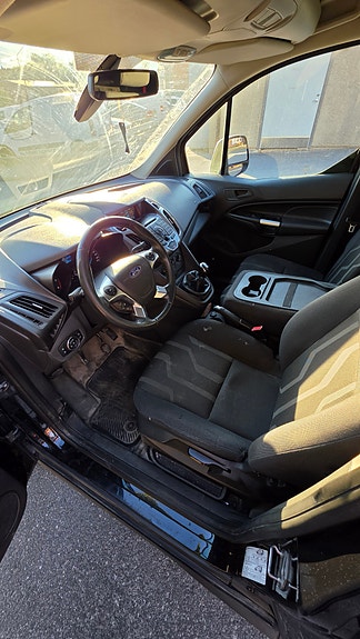 Ford Transit Connect 6 of 10