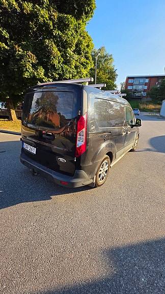Ford Transit Connect 4 of 10