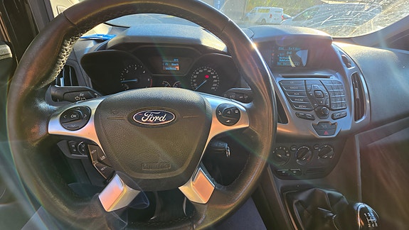 Ford Transit Connect 10 of 10