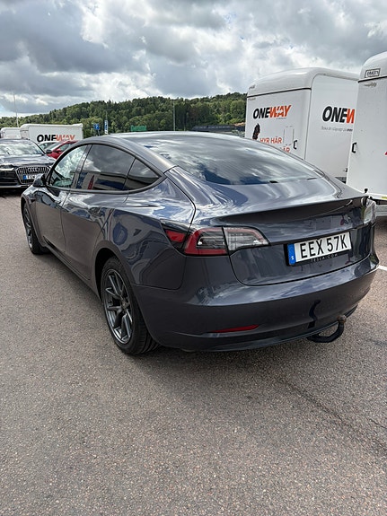 Tesla Model 3 4 of 11