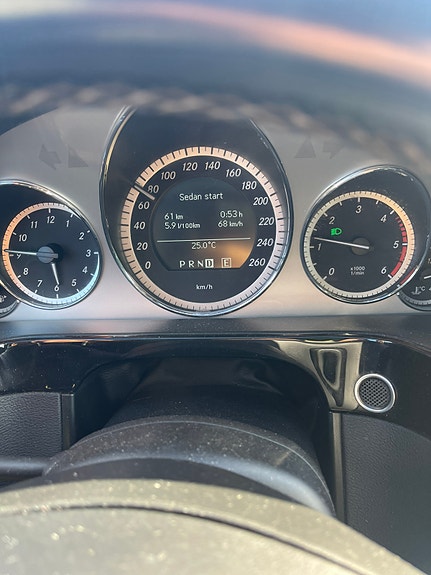 Mercedes-Benz E250 4 of 4