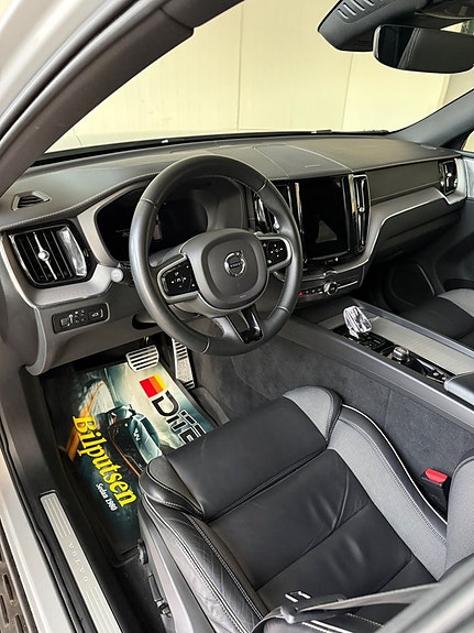 Volvo XC60 4 of 17
