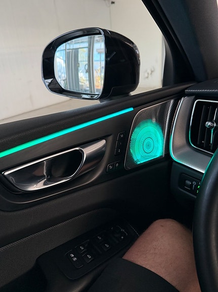 Volvo XC60 11 of 17