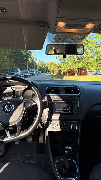 Volkswagen Polo 10 of 23