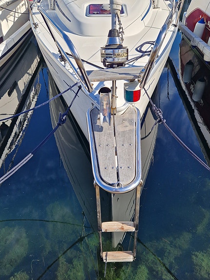 Bavaria 33 Cruiser, Volvo Penta D1-30  (RIB med 6hk motor ingår) 2 of 14