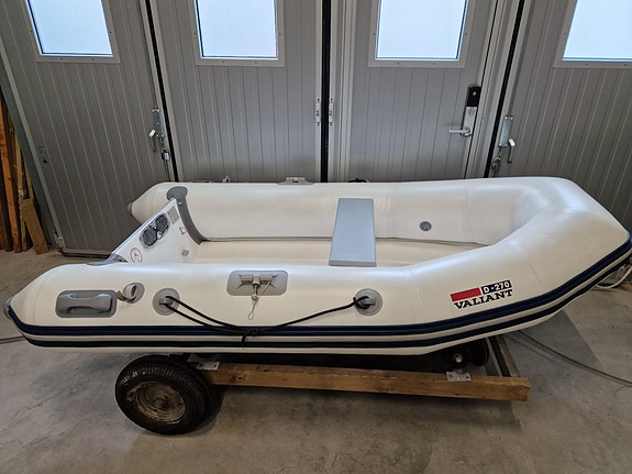 Bavaria 33 Cruiser, Volvo Penta D1-30  (RIB med 6hk motor ingår) 13 of 14