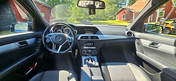 Mercedes-Benz C200 6 of 6