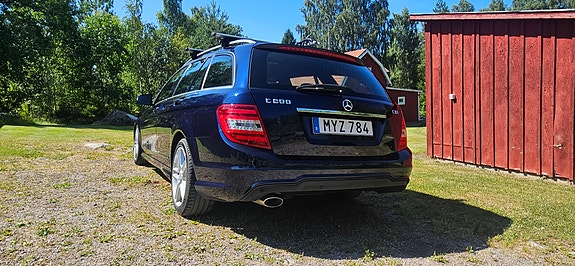 Mercedes-Benz C200 4 of 6