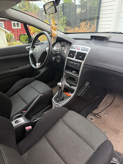 Peugeot 307 CC 4 of 4
