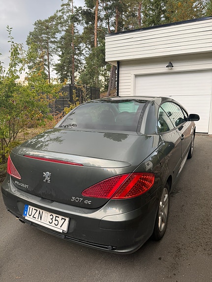 Peugeot 307 CC 3 of 4