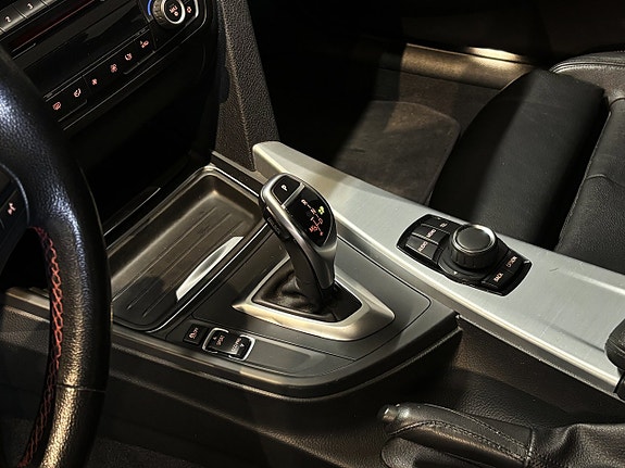 BMW 320d 16 of 21