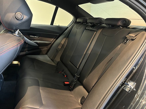 BMW 320d 18 of 21
