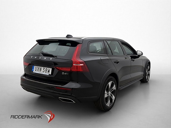 Volvo V60 Cross Country 8 of 29