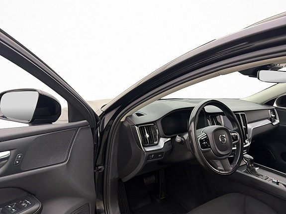 Volvo V60 Cross Country 9 of 29