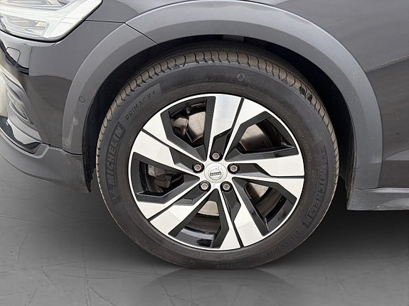 Volvo V60 Cross Country 26 of 29