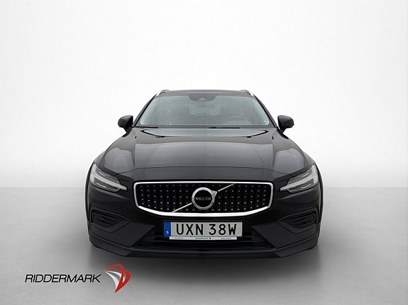 Volvo V60 Cross Country 2 of 29