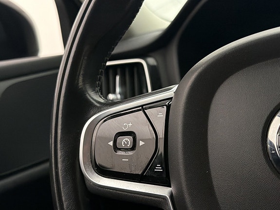 Volvo V60 Cross Country 11 of 29