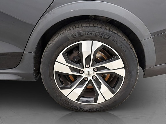 Volvo V60 Cross Country 27 of 29