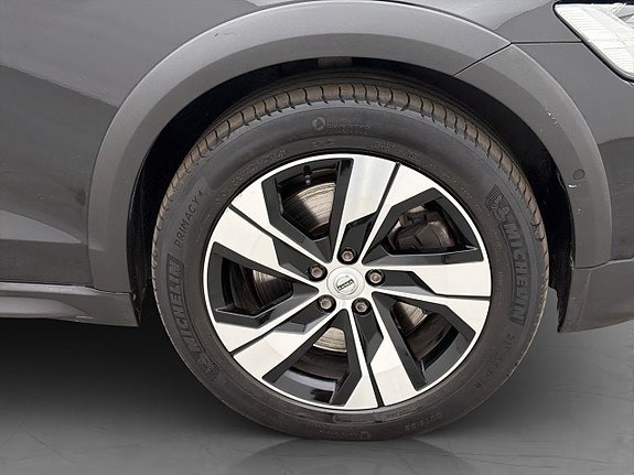 Volvo V60 Cross Country 29 of 29