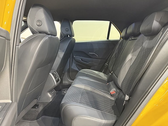 Volkswagen T-Roc 10 of 24