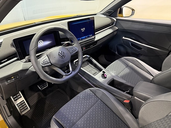 Volkswagen T-Roc 7 of 24