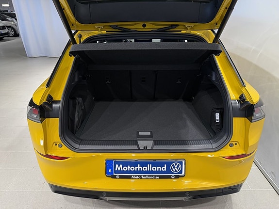 Volkswagen T-Roc 22 of 24