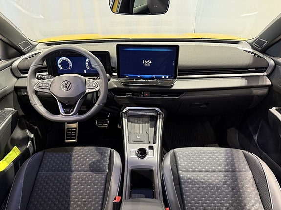 Volkswagen T-Roc 11 of 24