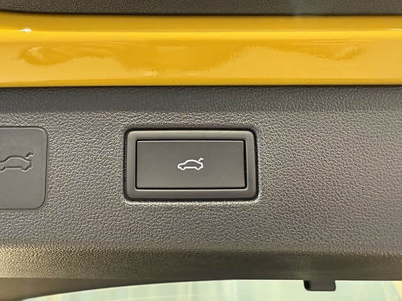Volkswagen T-Roc 24 of 24
