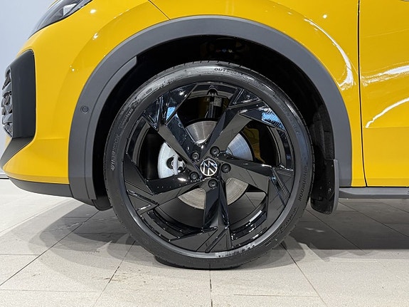 Volkswagen T-Roc 2 of 24