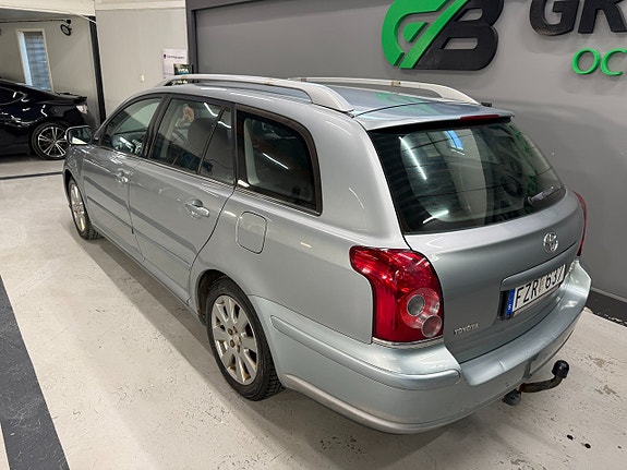Toyota Avensis 3 of 15