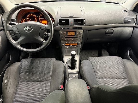 Toyota Avensis 12 of 15